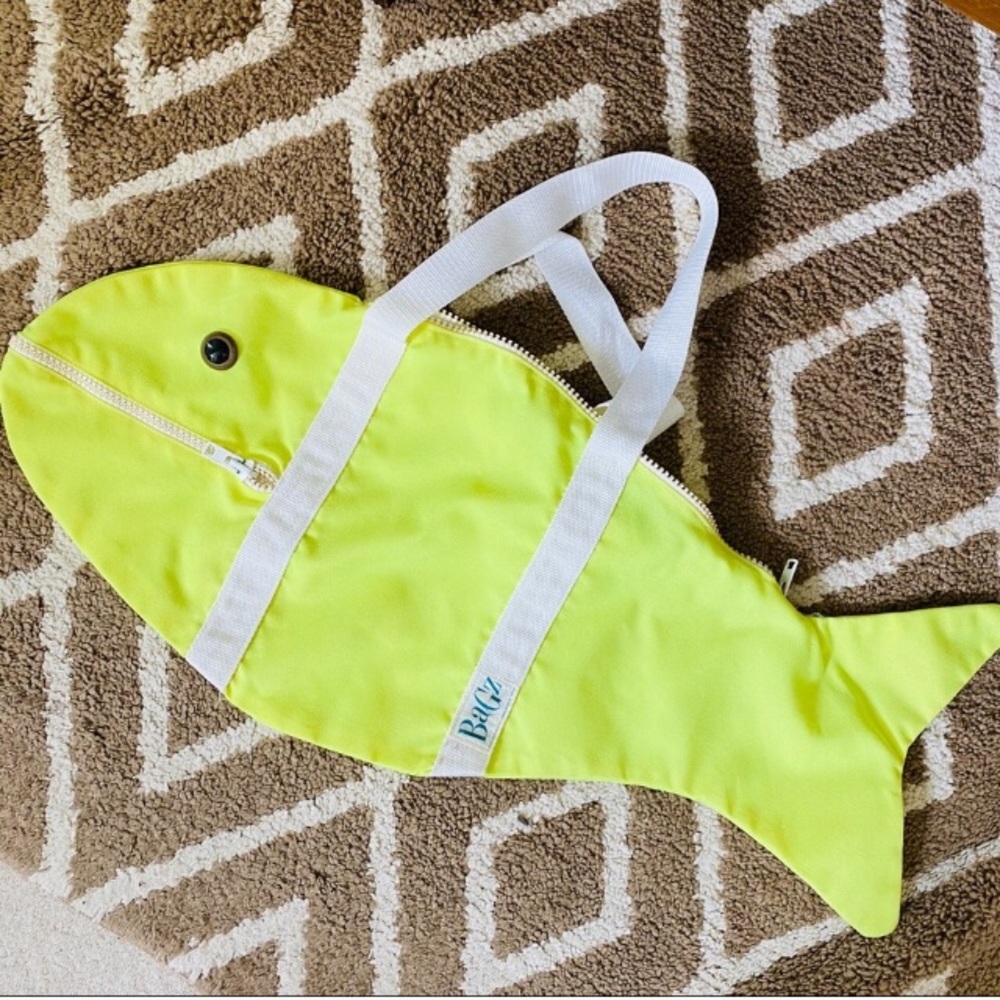 Vtg fish shape duffel bag beach pool large